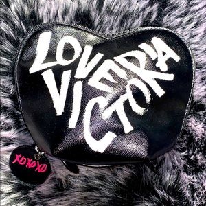 🛍VS heart shaped makeup Bag